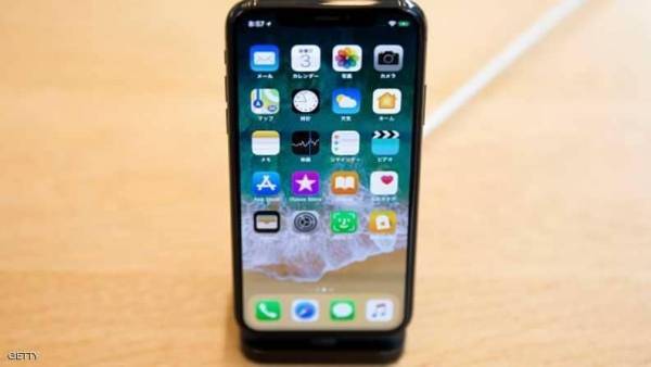 أبل تتخلى عن شاشات سامسونغ في iPhone X Plus