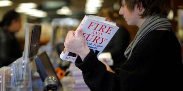 أهم الفضائح التي وردت في الكتاب الذي هز ترامب.. سر تعيينه للنساء كمستشارات وما يقوله الجمهوريون عن أولاده داخل البيت الأبيض