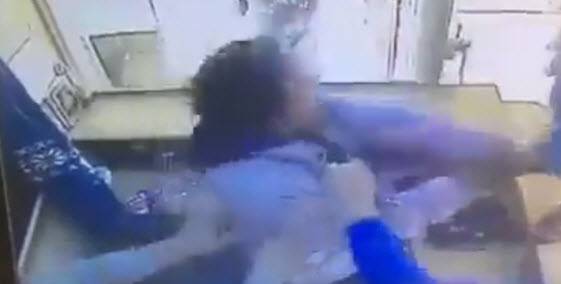 بالفيديو :الامن يلاحق اشخاصا اعتدوا على آخرين في الزرقاء