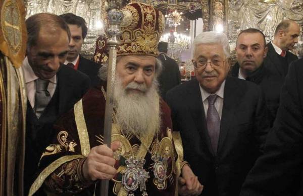 عباس تغيب عن عشاء الميلاد وحضر قداس منتصف الليل في المهد