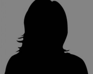 بالصور.. فنانة سورية تنتقد إحدى الفنانات بسبب لباسها الشفاف‎