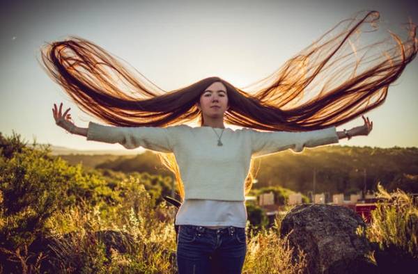 أرجنتينية تدخل غينيس بأطول شعر مراهقة في العالم