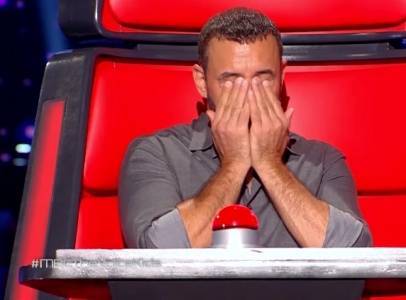 بالفيديو...ما الذي أبكى كاظم الساهر في برنامج ذا فويس