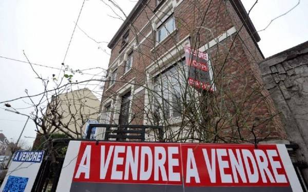 بالصور.....منازل للبيع في فرنسا مقابل يورو واحد بـ شرطين