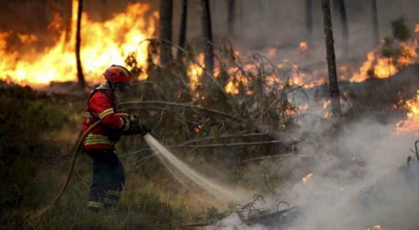 مصرع 8 أشخاص على الأقل بحريق في البرتغال