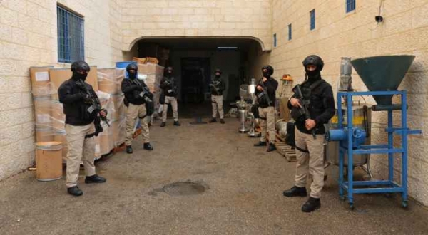 لأول مرة في الأردن... ضبط معمل مخدرات في عمّان