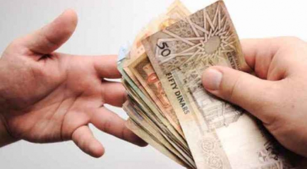 نواب يطالبون بزيادة رواتب موظفي الدولة والجيش 50 دينارًا