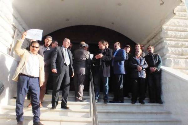 الصحفيون من أمام نقابتهم : فلتسقط حكومة الملقي (صور)