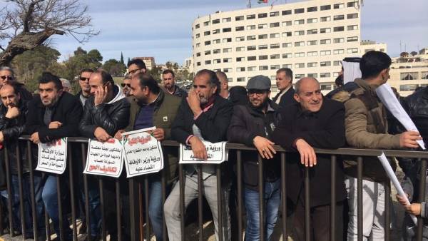 80 يعزفون عن اداء فريضة الحج والعمرة بسبب قرارات جاحفة من الاوقاف ..بالصور