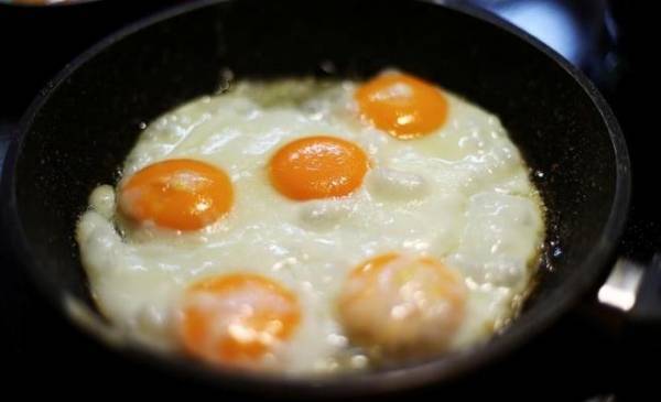 ما الأطعمة المناسبة لتناولها على معدة خاوية؟