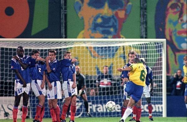 تعرف على أكثر التسديدات الصاروخية في كرة القدم (فيديو)