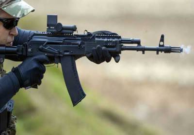 جندي يقتل قائده بسبع رصاصات من سلاح رشاش بعد تحرشه به جنسيا