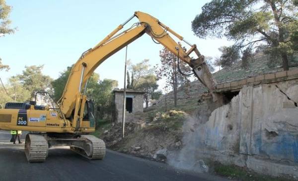 الأمانة تباشر إزالة 300 بيت مهجور في عمان