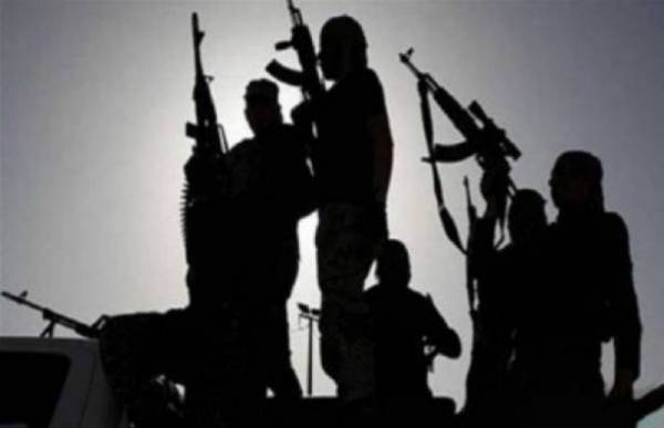 كولومبيا.. مسلحون يخطفون طائرة محملة بـ 700 ألف دولار