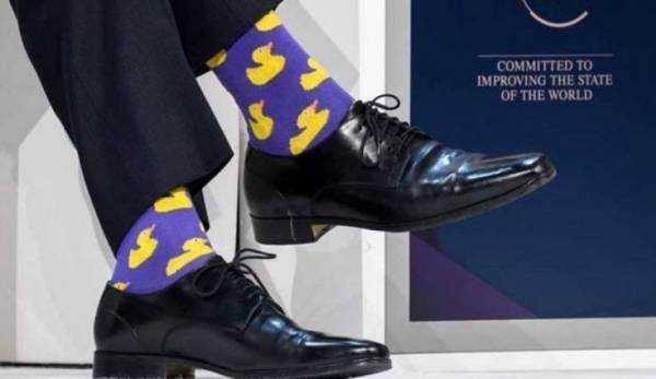 هذا هو السر وراء جوارب رئيس وزراء كندا الغريبة!