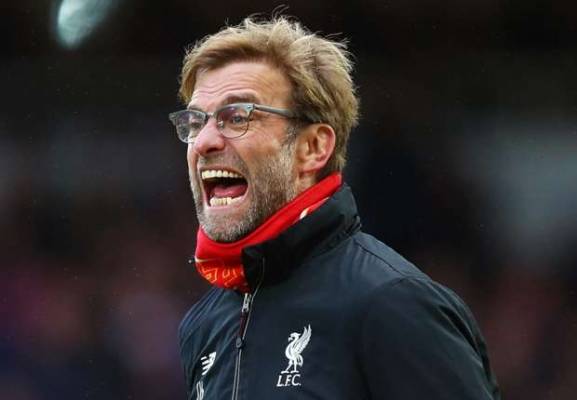 كلوب يأمل في الاستفادة من عامل الأرض في مواجهة توتنهام