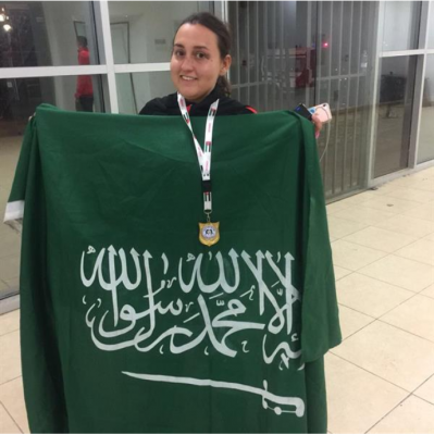 السعوديات يحتفلن بفوز حديث لملاكمة المملكة الوحيدة دنى الغامدي