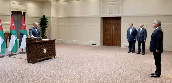 القاضي العبابنة يؤدي اليمين القانونية أمام الملك