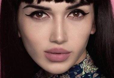 اعترف بأنه رجل في النهائيات.. شاب ينافس على لقب ملكة الجمال ..صور