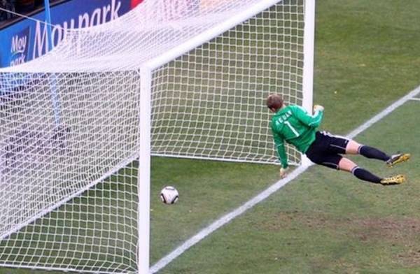 20 هدفا مستحيلا في كرة القدم (فيديو)