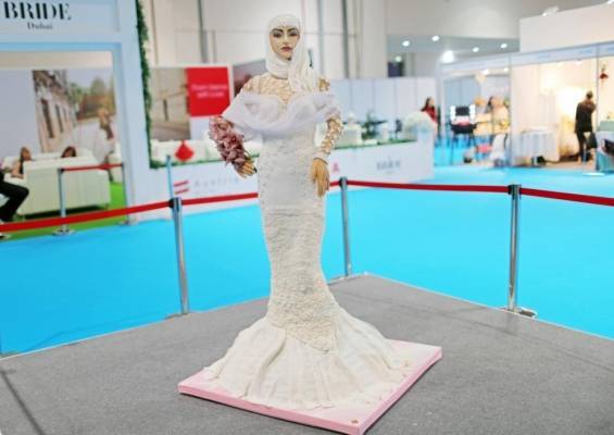 كیكة مرصعة بالألماس ثمنھا ملیون دولار