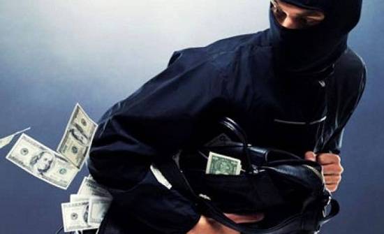 سرقة مبلغ (10) الاف دينار من محطة وقود بالزرقاء