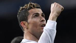 لفتة رائعة من رونالدو لمساندة بنزيمة