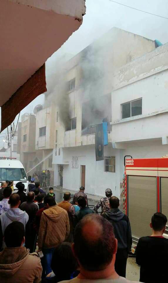 الرمثا :شاب عشريني يحاول الانتحار ويحرق نفسه ومنزل ذويه (صور)