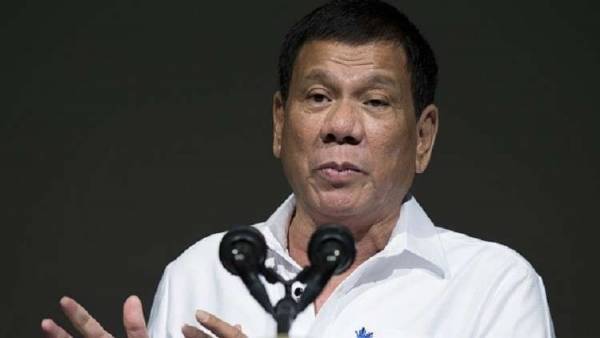 الرئيس الفلبيني: أطلقوا النار على منطقة الرحم
