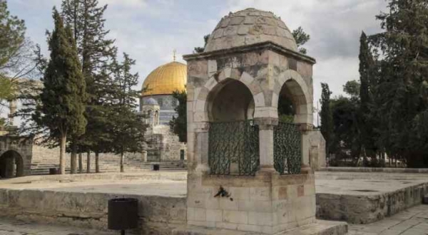 حرّاس الأقصى يمنعون المستوطنين من اقتحام ساحاته