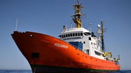 ضبط معدات عسكرية متنوعة في سفينة قبالة سواحل تونس