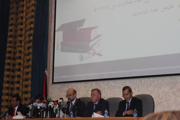 الرزاز يتحدث عن توجيهي العام المقبل