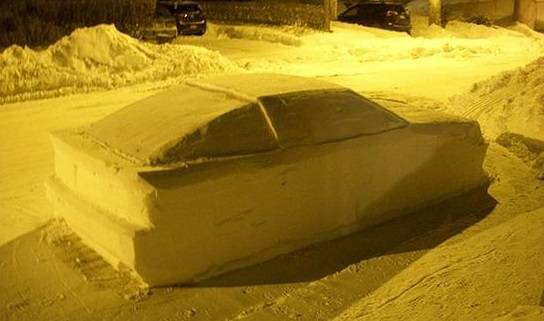 واقعة طريفة: كندي يخدع الشرطة بسيارة وهمية من الثلوج.. وهذا ما حدث له! صور