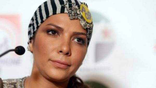 شاهد.. أصالة بإطلالة غريبة وجريئة وتتلقى انتقادات واسعة