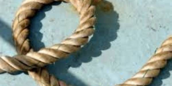 وفاة طفلة اختناقا بحبل ارجوحة في الاغوار