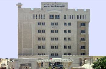 الطاقة توقع 23 مذكرة تفاهم لاستثمار 40 مليون دولار في تخزين الكهرباء