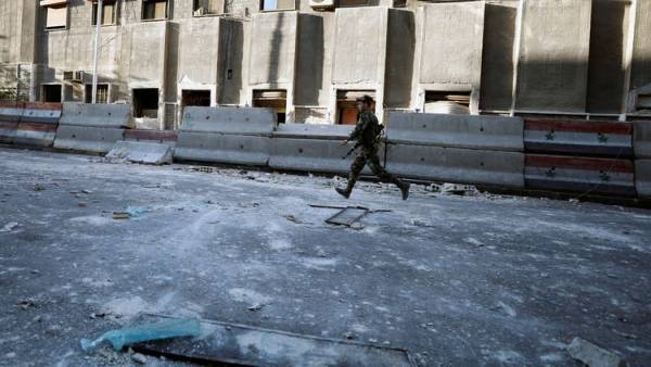 9 قتلى في قصف على أحياء دمشق والجيش يواصل عملياته في الغوطة