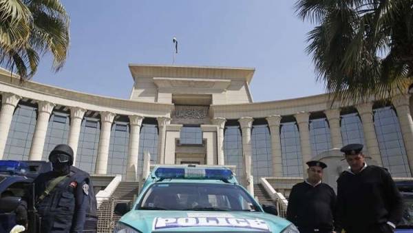 مصر.. محاكمة خلية إرهابية بتهمة التخطيط لاغتيال السيسي