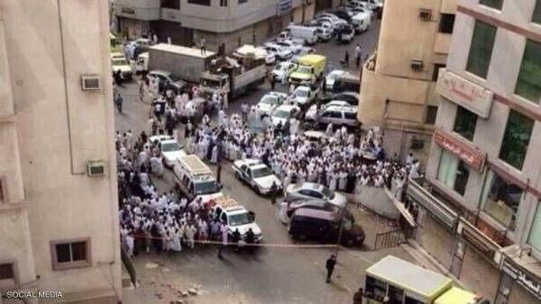 أكثر من 10 قتلى بانهيار مبنى في القاهرة ...صور