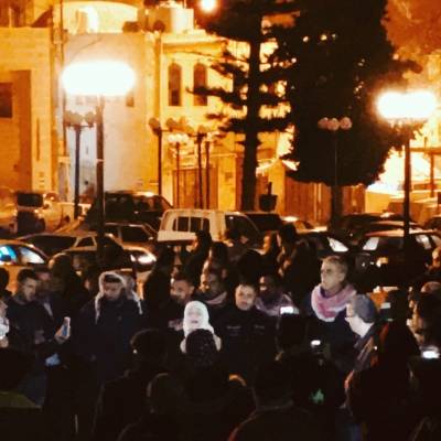 أم عمر أول سيدة سلطيه تنزل الى ساحة العين