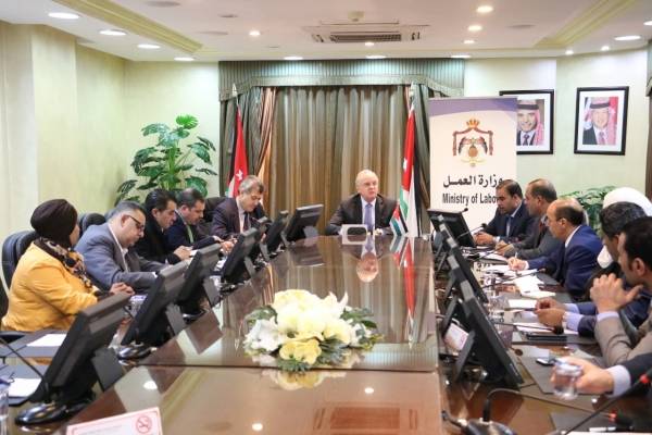 عن اي انجازات يتحدث... وزير العمل الجديد سنبني على ما تم انجازه