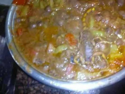 عقرب في طبق الفول يطيح بمسؤولين جامعيين في مصر