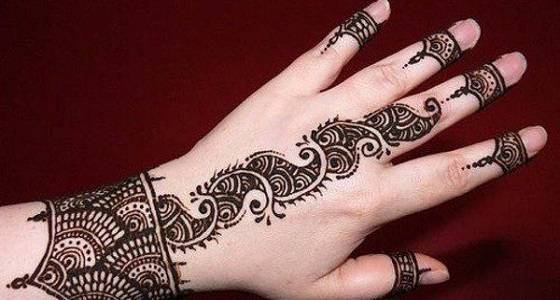 مصرع 58 سيدة وإصابة 103 أخريات بسبب مادة سامة بالحناء