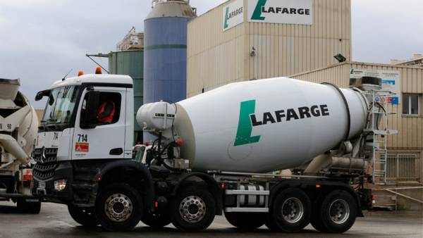 هل تفكك الحكومة قنابل لافارج الاسمنت في الفحيص وتمنع الكارثة المالية