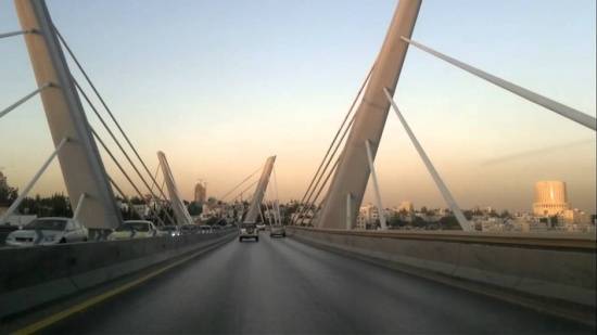 الأمانة:وضع حواجز على جسر عبدون المعلق