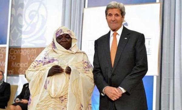 “عوضية”.. قصة “بائعة شاي” سودانية كرمتها أمريكا