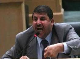 السعود..السفير الذي لا يجلب استثمار للدولة ليجلس في بيته