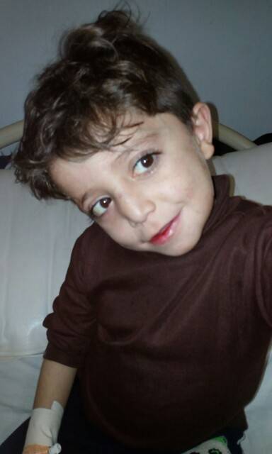 جواد .. فقد شقيقاته الثلاث وينتظر مصيره بسبب تشمع الكبد