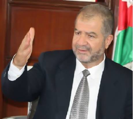 بالوثائق ..الزواهرة يتظلم لوزير البلديات وأبو السكر يريدها اخوانية ويرفض التعليق