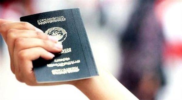 الكويت تجنّس 4 آلاف بدون